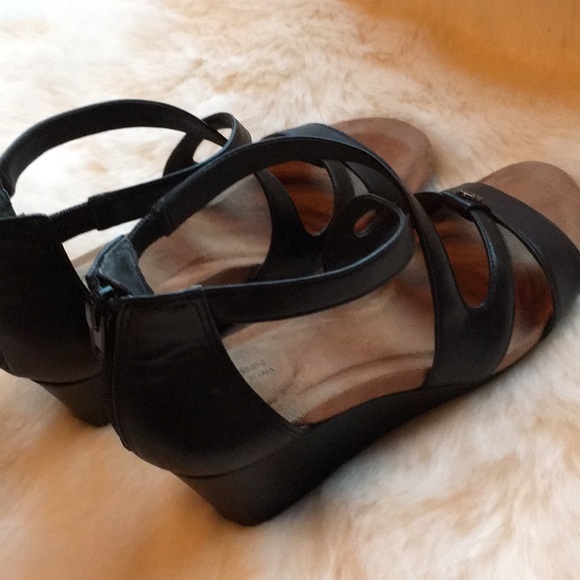 GIANI BERNINI WEDGE BLACK WOMEN SANDALS SIZE 8.5 - Picture 5 of 8